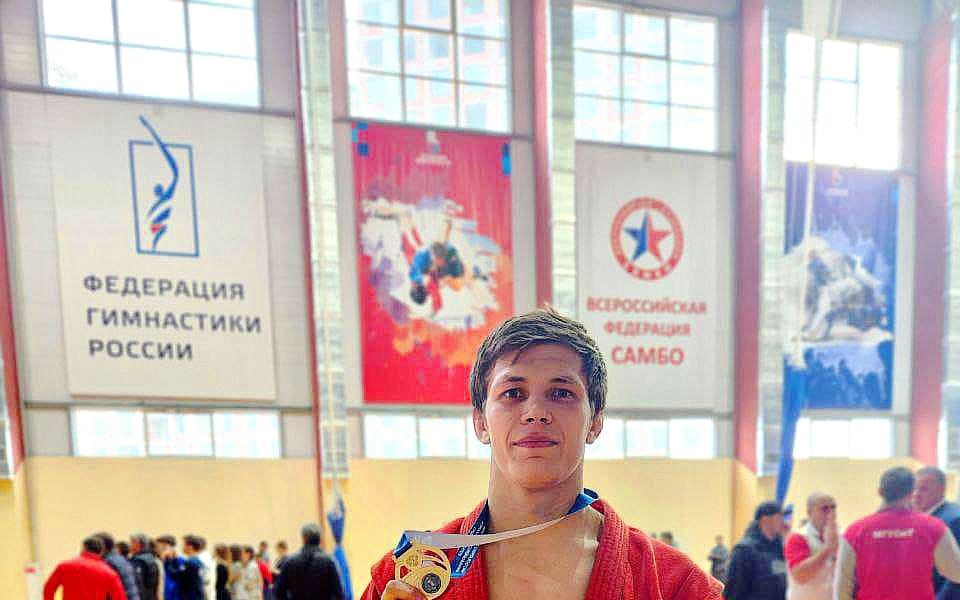 Наш чемпион! Андрей Корнеев – золото российского студенческого самбо!